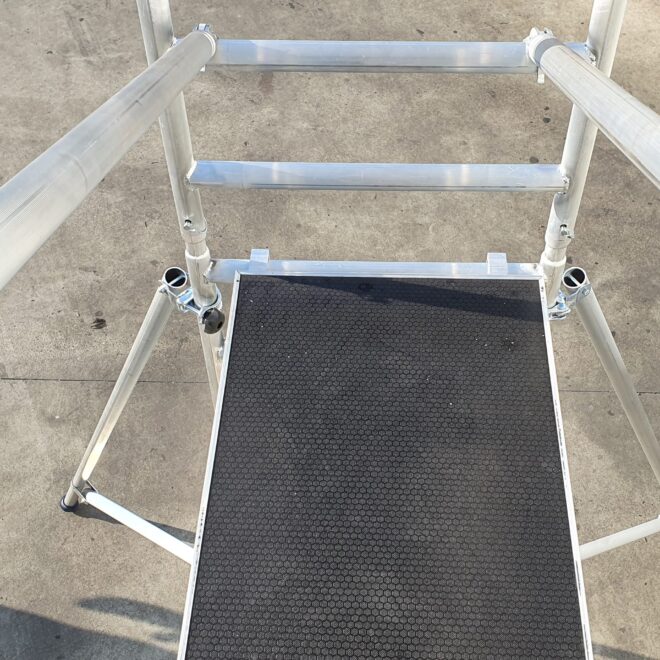 platforma na aluminijumskoj skeli